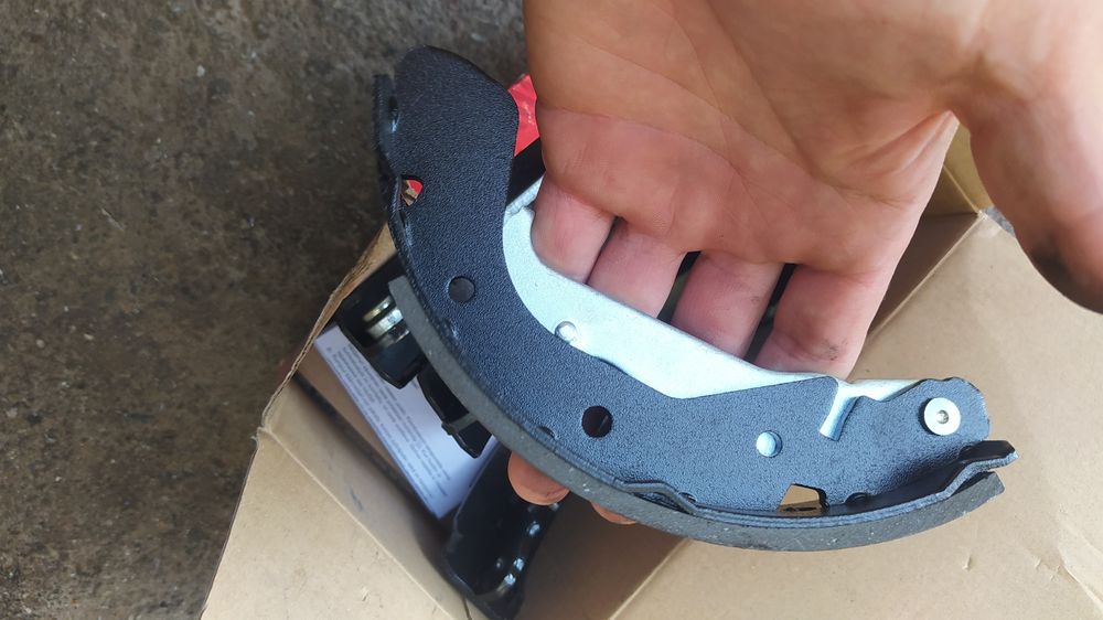 Продам гальмівні колодки