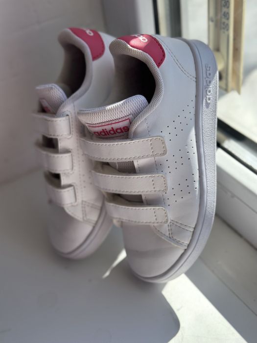Кросівки adidas для дівчинки 28 (16,5) оригінал