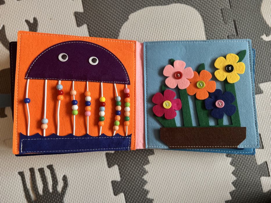 Książka montessori z filcu