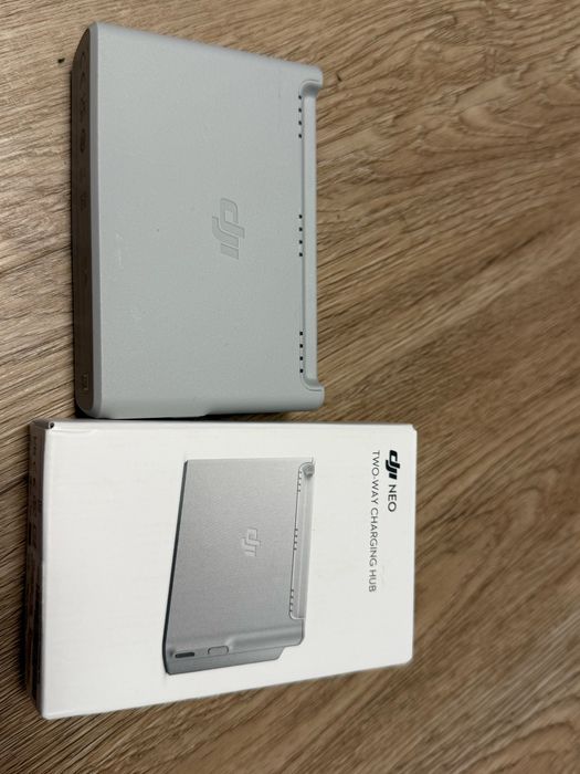DJI  NEO HUB de Carrgamento