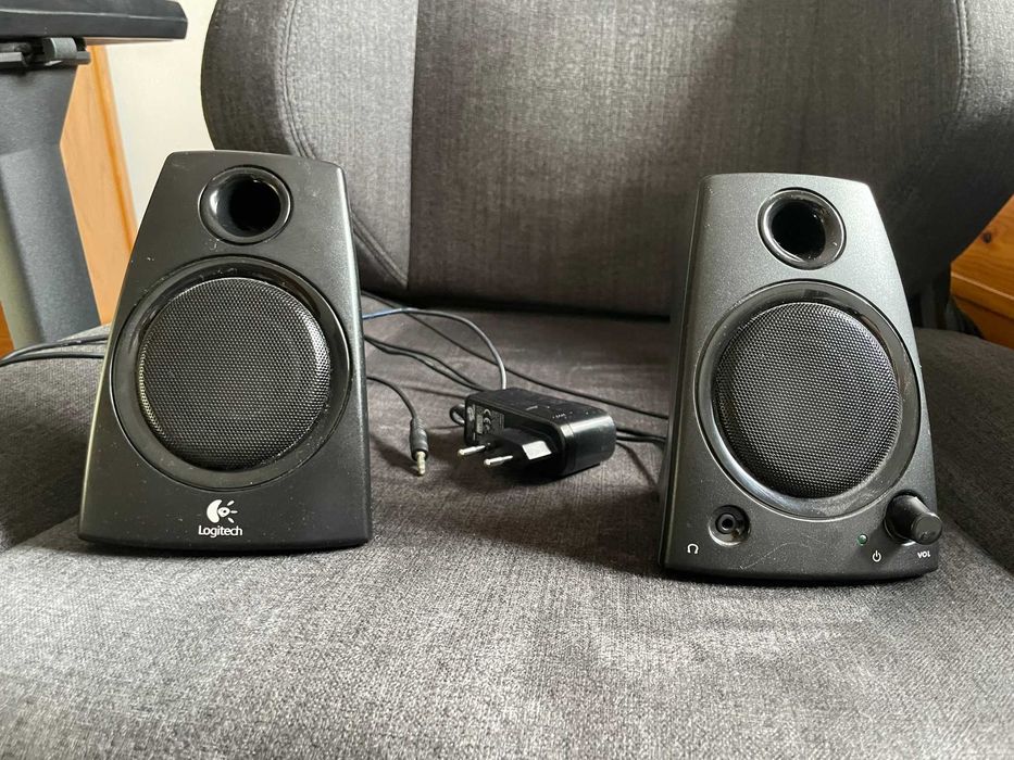 Colunas Logitech Z130