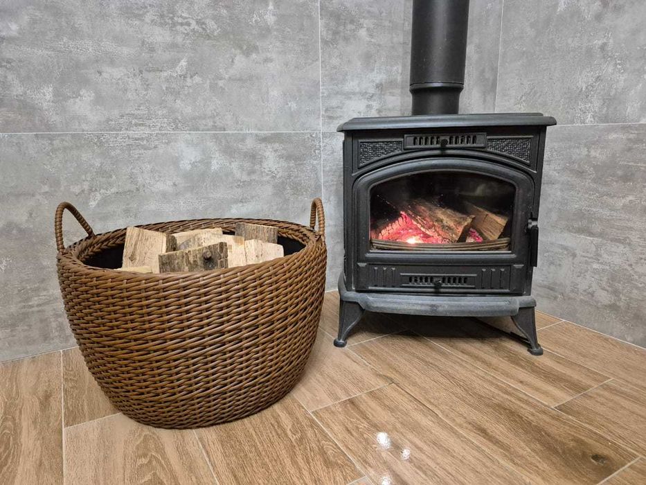 Стильні дровітні, кашпо з ротангу у Дрогобичі
