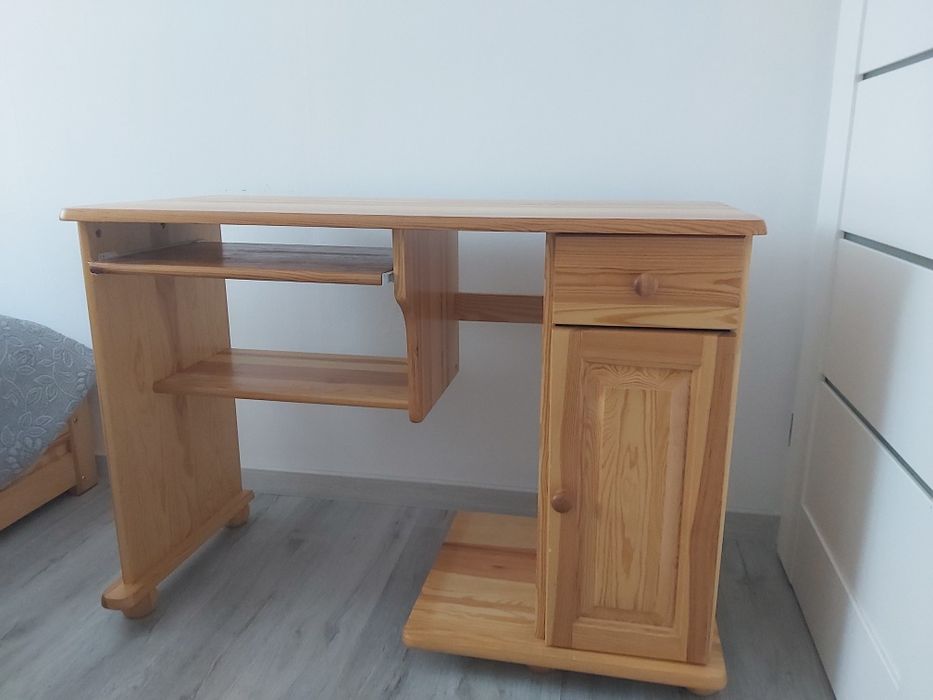 Biurko sosnowe - stan bardzo dobry