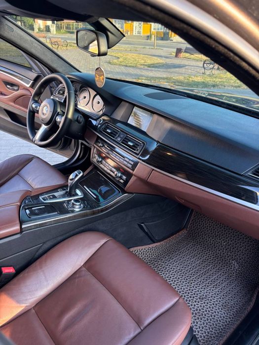 BMW F10 2012 рік ,БМВ Ф10 520i r19