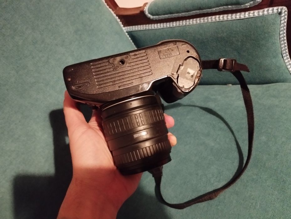 Minolta Dynax 500si com lente SIGMA 24-70