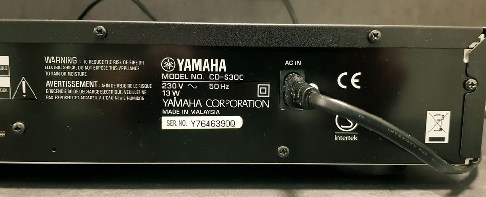 Yamaha CD-S300-CD проигыватель.