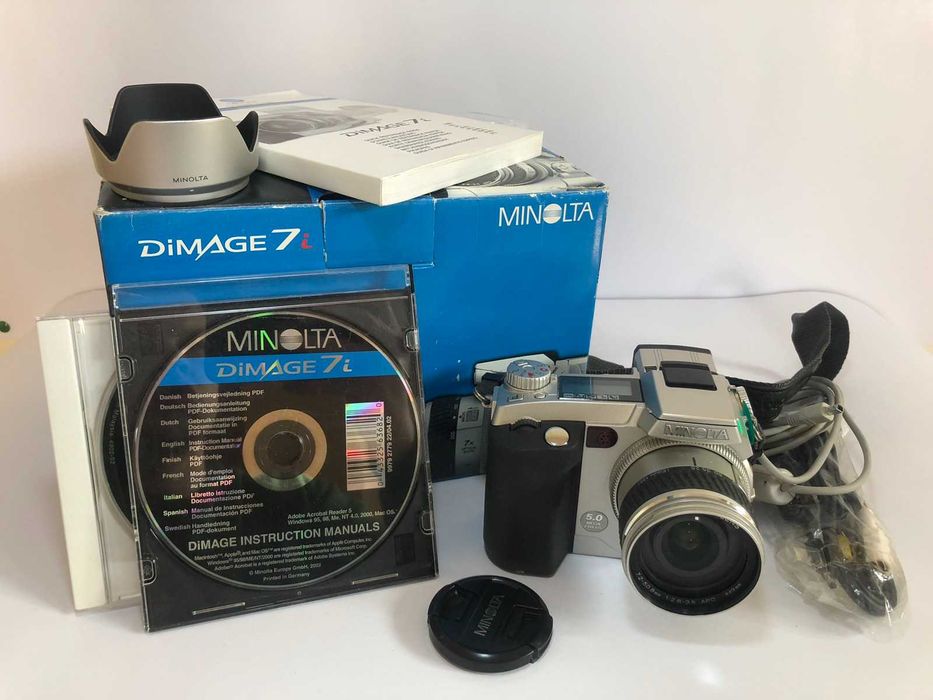Цифрова камера Minolta DiMAGE 7i CCD комплект коробка