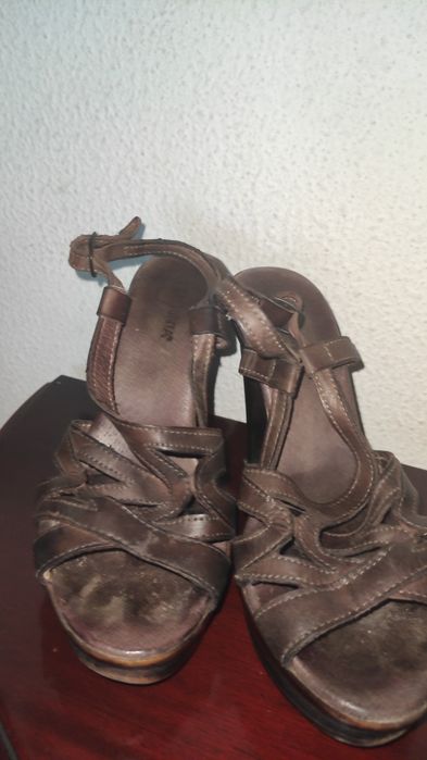 Sandália tacão alto