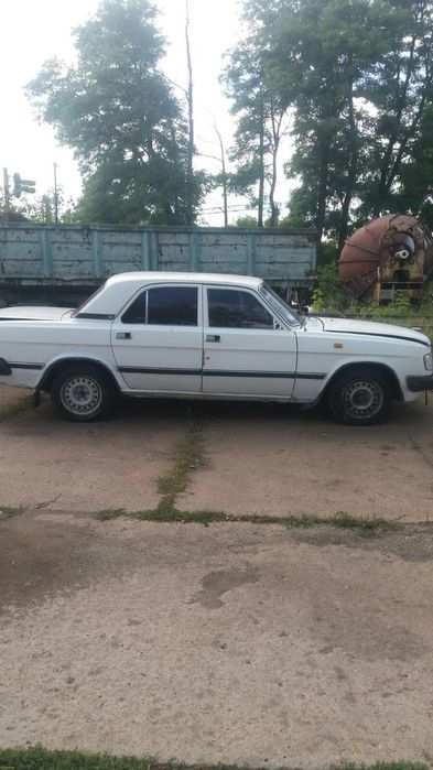 Продам по запчастям волгу 3110