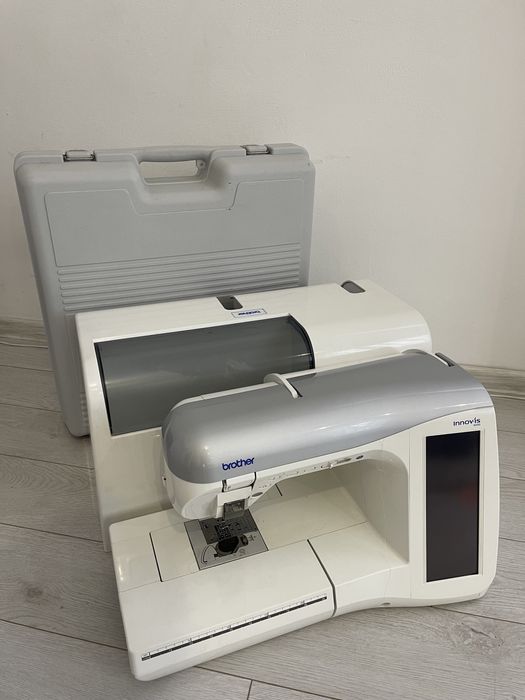 Вишивальна машинка Brother 4000