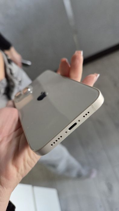 Продам Айфон 13 neverlok