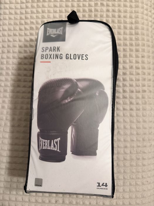 Rękawice bokserskie Everlast model Spark. Black 14 oz. Fabrycznie nowe