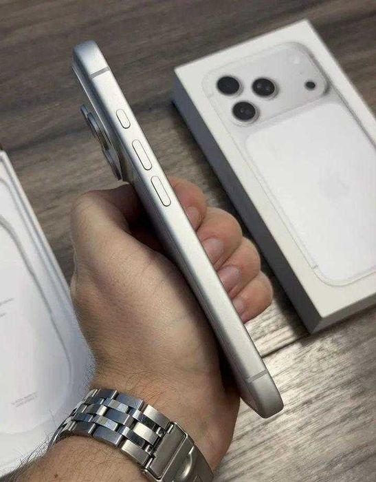 iPhone 17 Pro 1000 ГБ, eSIM