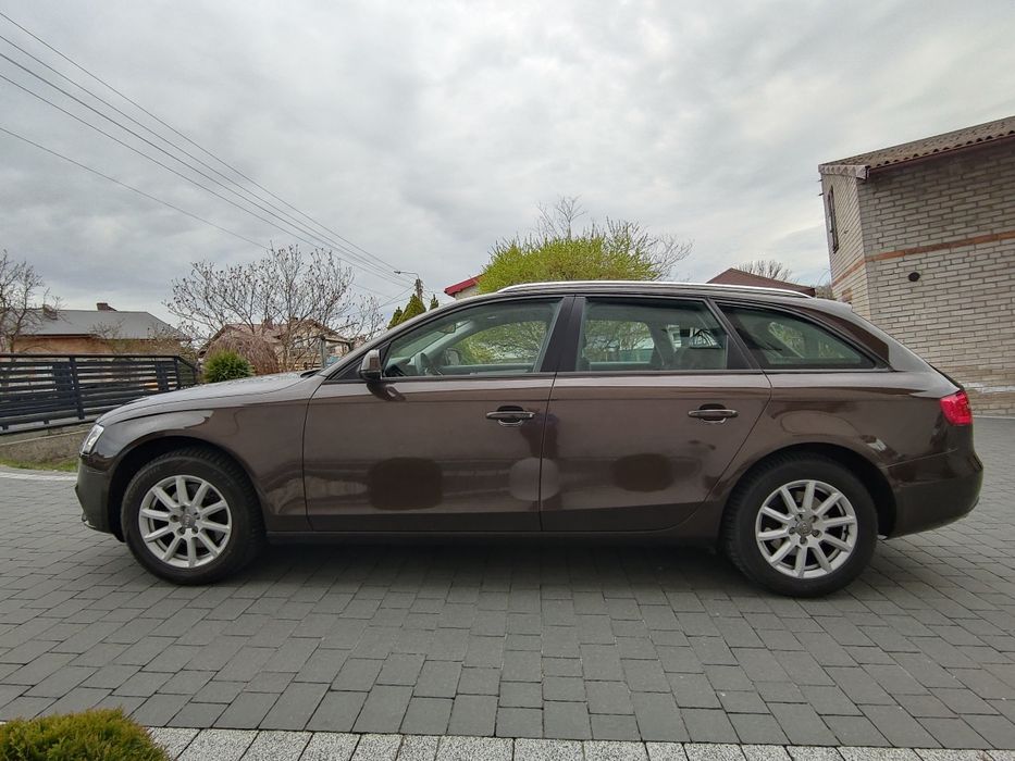 Audi A4 B8 lift 2.0tdi 150km kombi avant