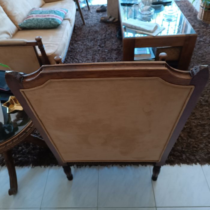 Sofá estilo Luís XIV