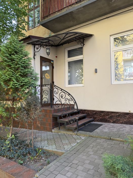 Продаж комерціного приміщення в центрі міста р-н Готелю Київ