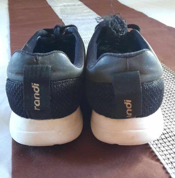 Buty sportowe rozm.39