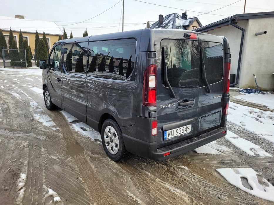 Wypożyczalnia busów 9-osobowych