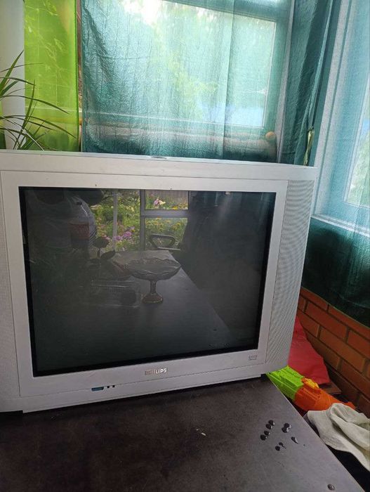 Продам телевизор Philips