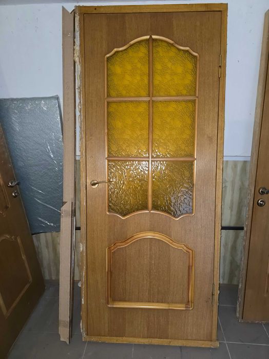 Двері дерев'яні міжкімнатні (88смх209см), з коробом, лиштвами, ручками