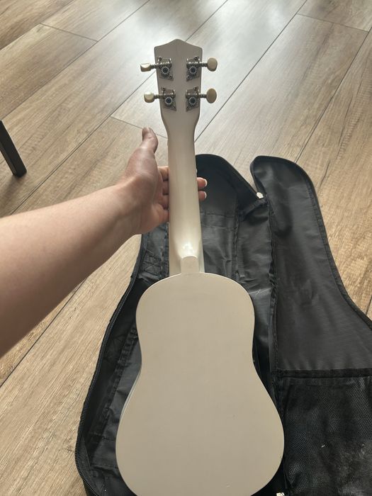 Ukulele białe 54 cm