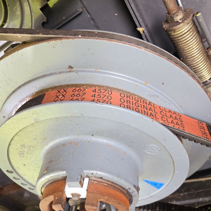 Свіжий claas lexion 460 з жаткою