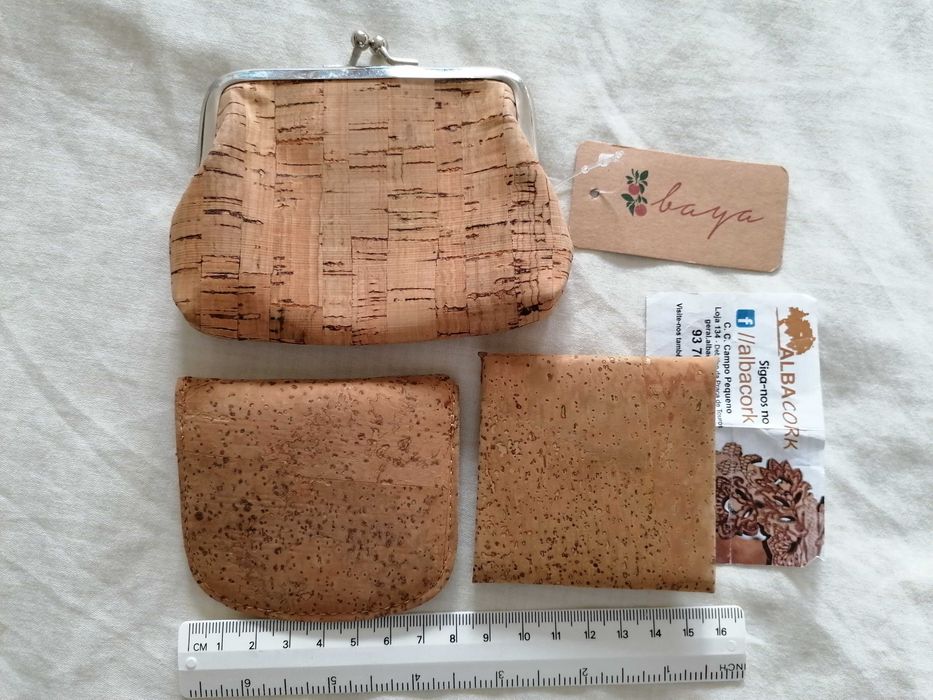 3 porta moedas em cortiça novos com etiqueta e preço