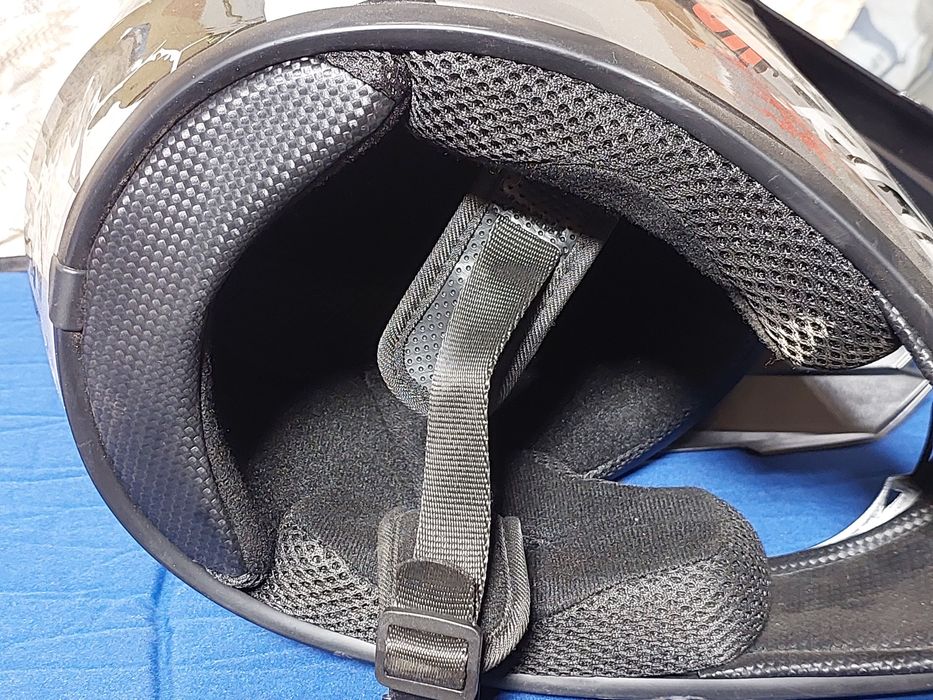 Продам майже новий шолом