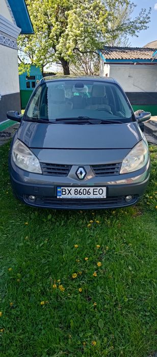 Продаєть авто Renault Scenic Megane 2006 року газ/бензин. 7 місць 205т пробіг.