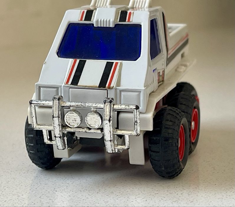 Transformers KO Motorized Robot Mega Motobot Al-Terrain Trekker de 1984, produzido pela MC Toy Works.