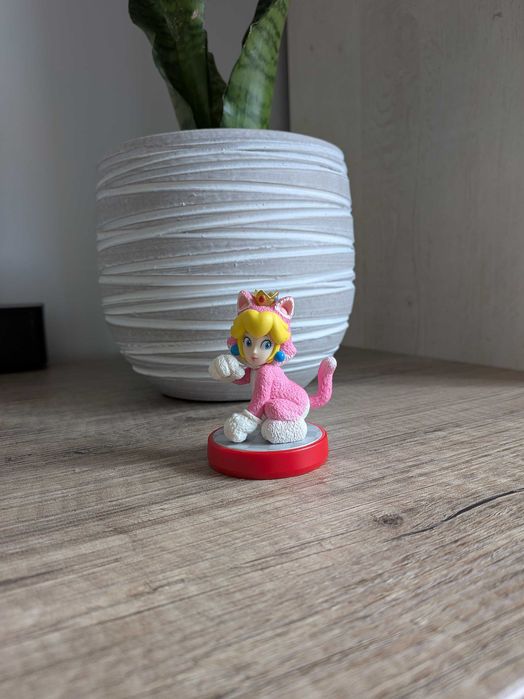 Amiibo Cat Peach (Super Mario series)