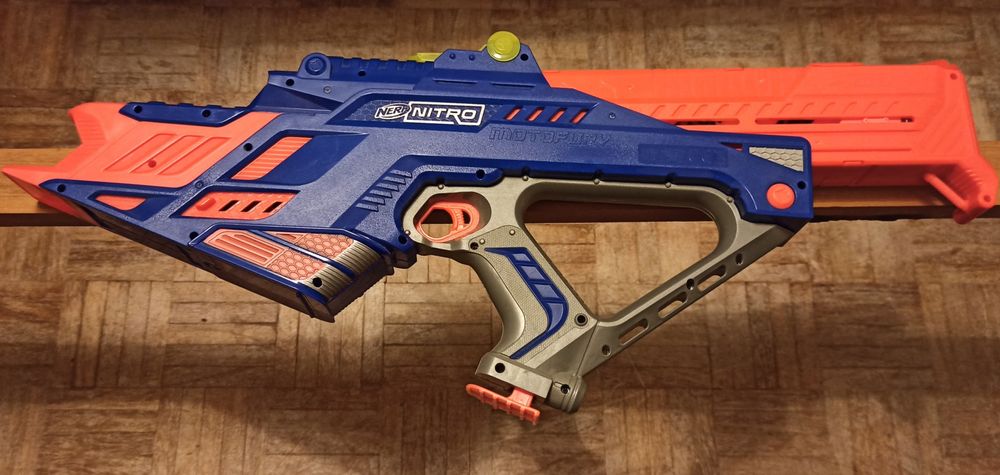 Vendo nurf nitro cars