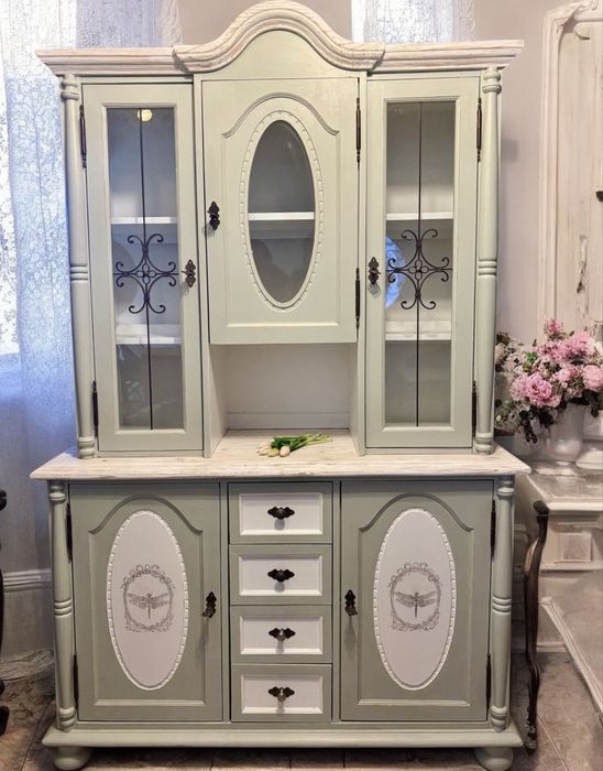 Kredens prowansalski, kredens shabby chic, kredens farmhouse