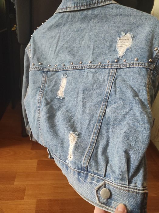 Джинсовая куртка