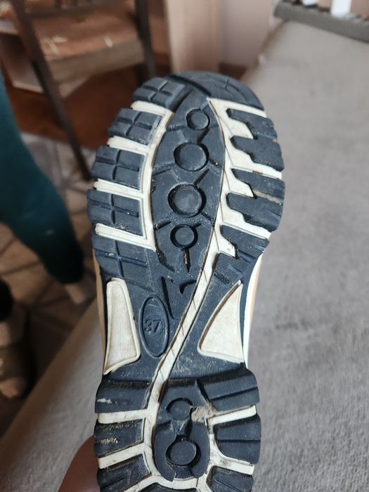 Зимове взуття  на хлопчика 37 розмір