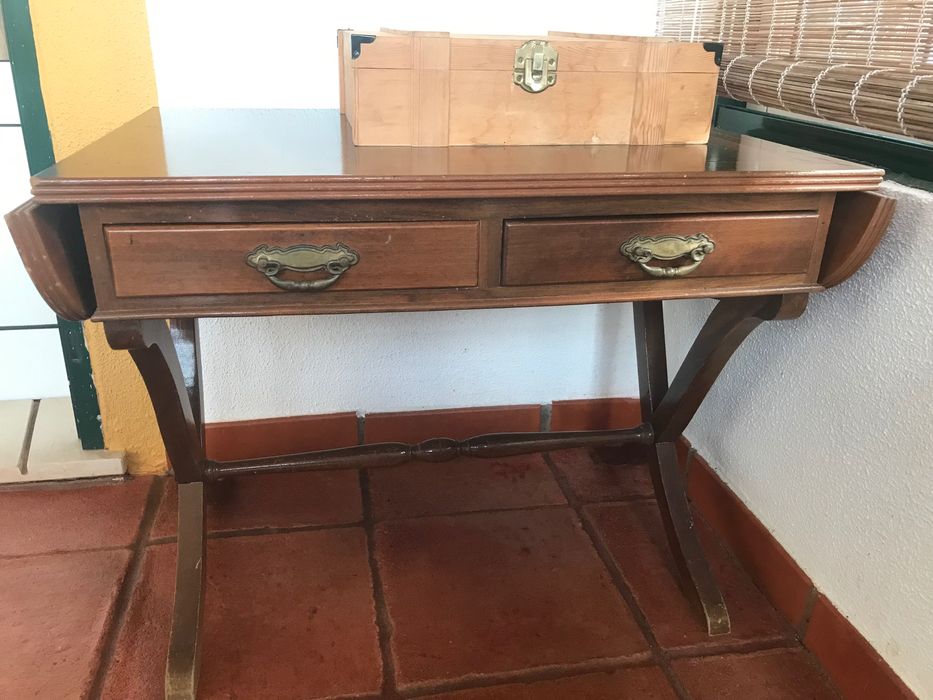 Móvel TV + Senhorinha Olaio + mesa de centro ou cabeceira