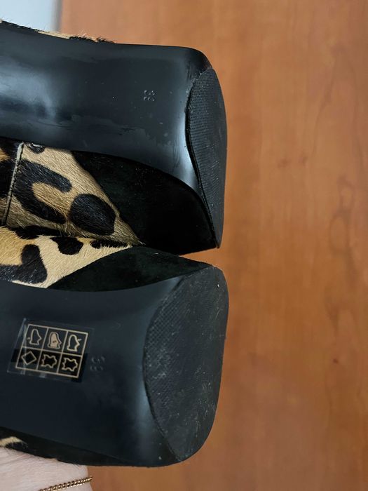 Guess: Sapatos Salto Alto (Tam 39)