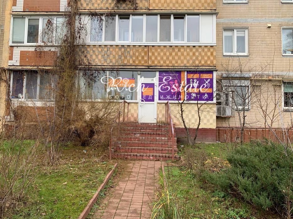 Прохідне місце приміщення Свободи Подільський р-н