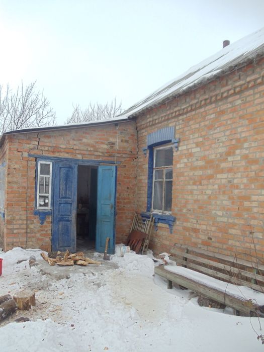 Продаж житлового будинку