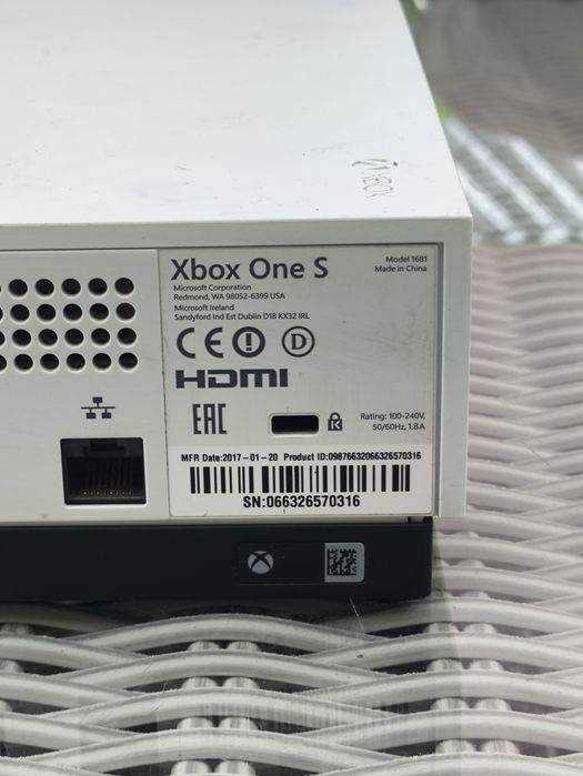 Konsola Xbox one S 500gb + gra FIFA 21 #193/1