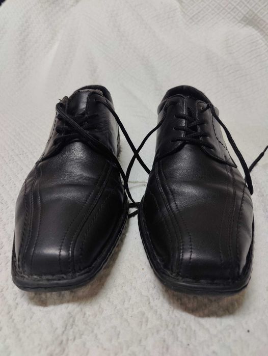 Sapatos Rieker tam. 44 em muito bom estado.