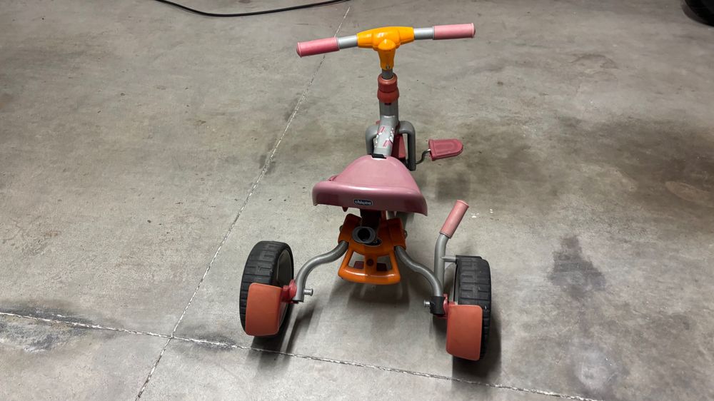 Triciclo chicco para criança