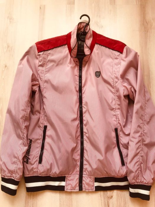 Kurtka biało czerwona