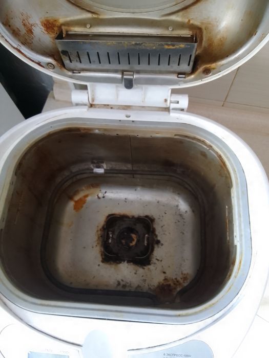 Продам хлебопечку Saturn