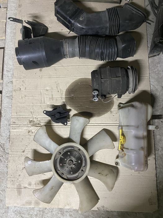 Запчастини нісан патрол у60