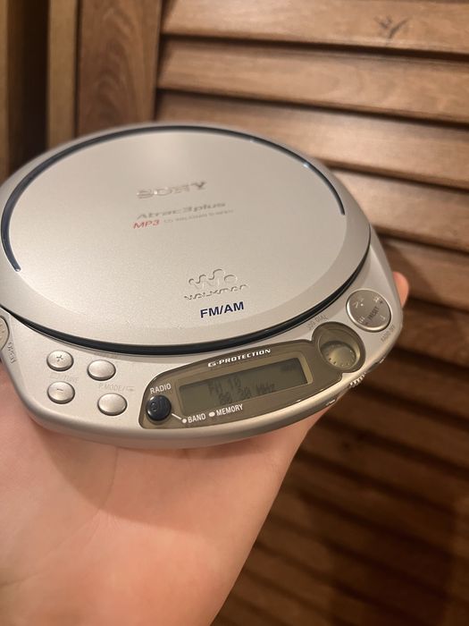 Sony CD Walkman D-NF611 (MP3 / FM Radio / G-Protection) — Відмінний стан