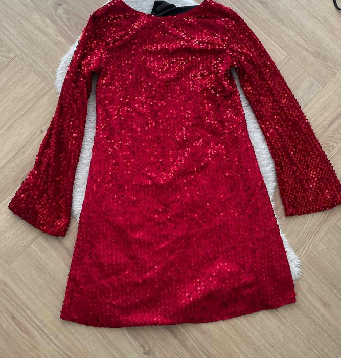 Pakuten zwiewna sukienka w cekiny czerwona z kokarda  s m