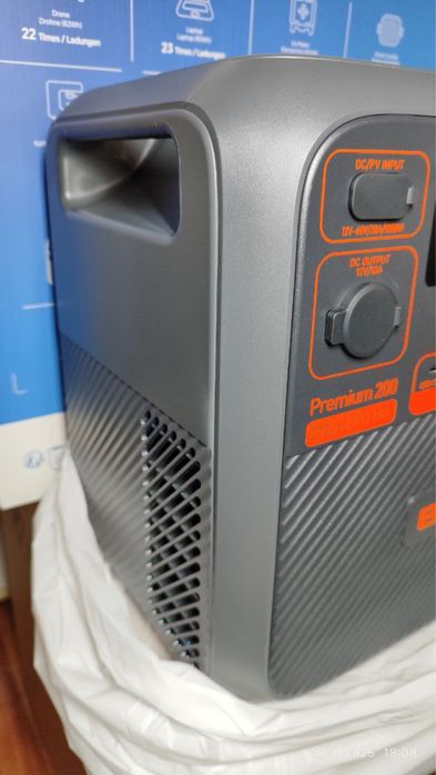 Зарядна станція BLUETTI premium 200V2