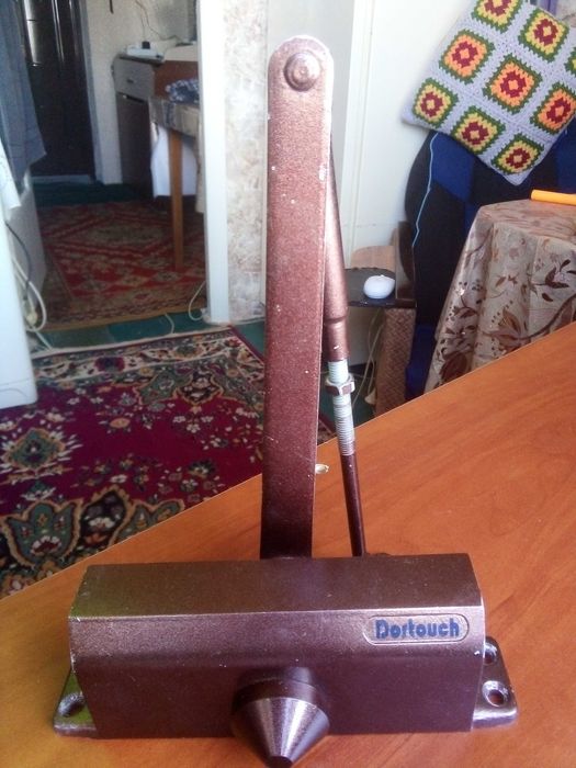 Продам новый доводчик