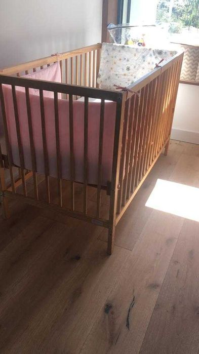 Berço para Bébé Como Novo e Colchão